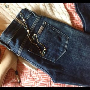 Get a buttlift in these 7s Flynt!